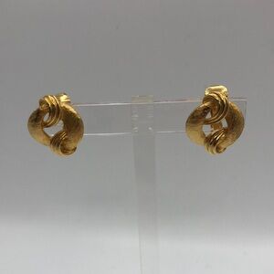 CoroCraft Gold Tone Textured Clip on  Earrings. VTG